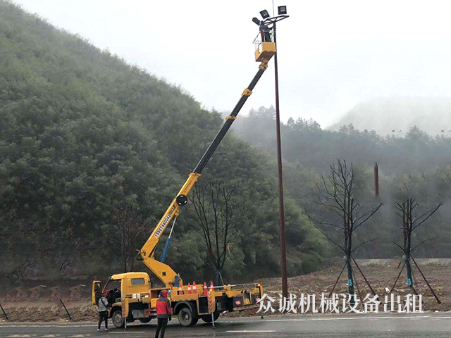 高空作業(yè)車出租